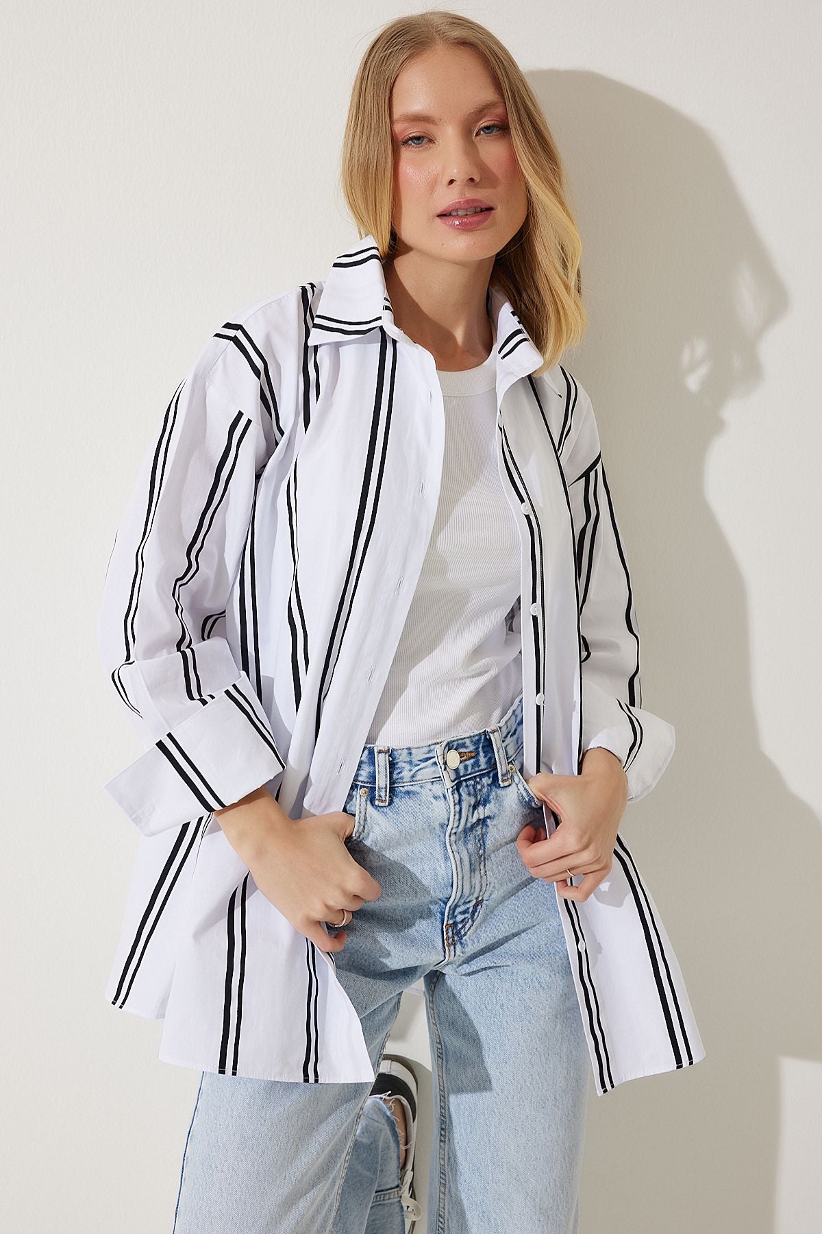 Beyaz Siyah Çizgili Oversize Poplin Gömlek BP00154