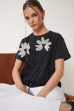 Siyah Çiçek Armalı Pamuklu Örme T-Shirt ZV00294