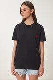 Siyah Kalp Nakışlı Pamuklu Örme T-Shirt MP00032