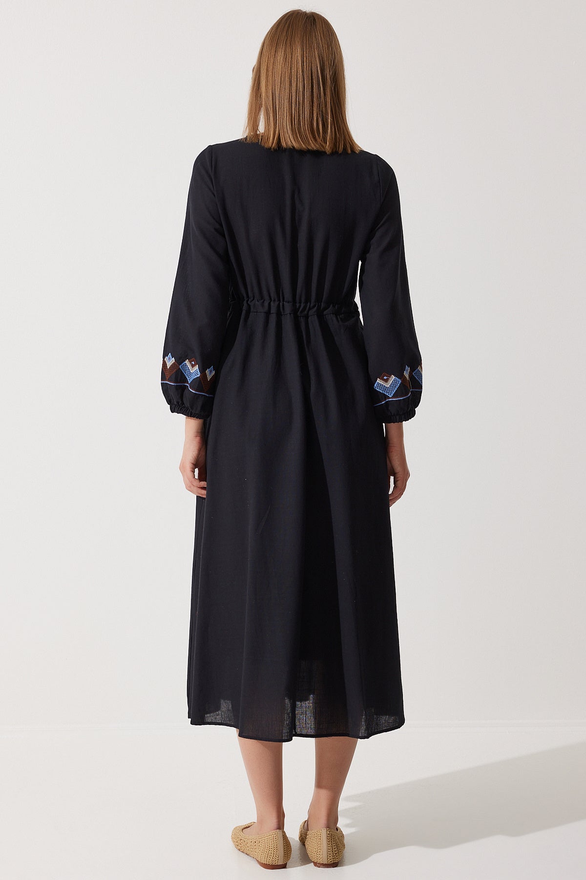 Siyah Nakış Detaylı Oversize Keten Elbise RG00027