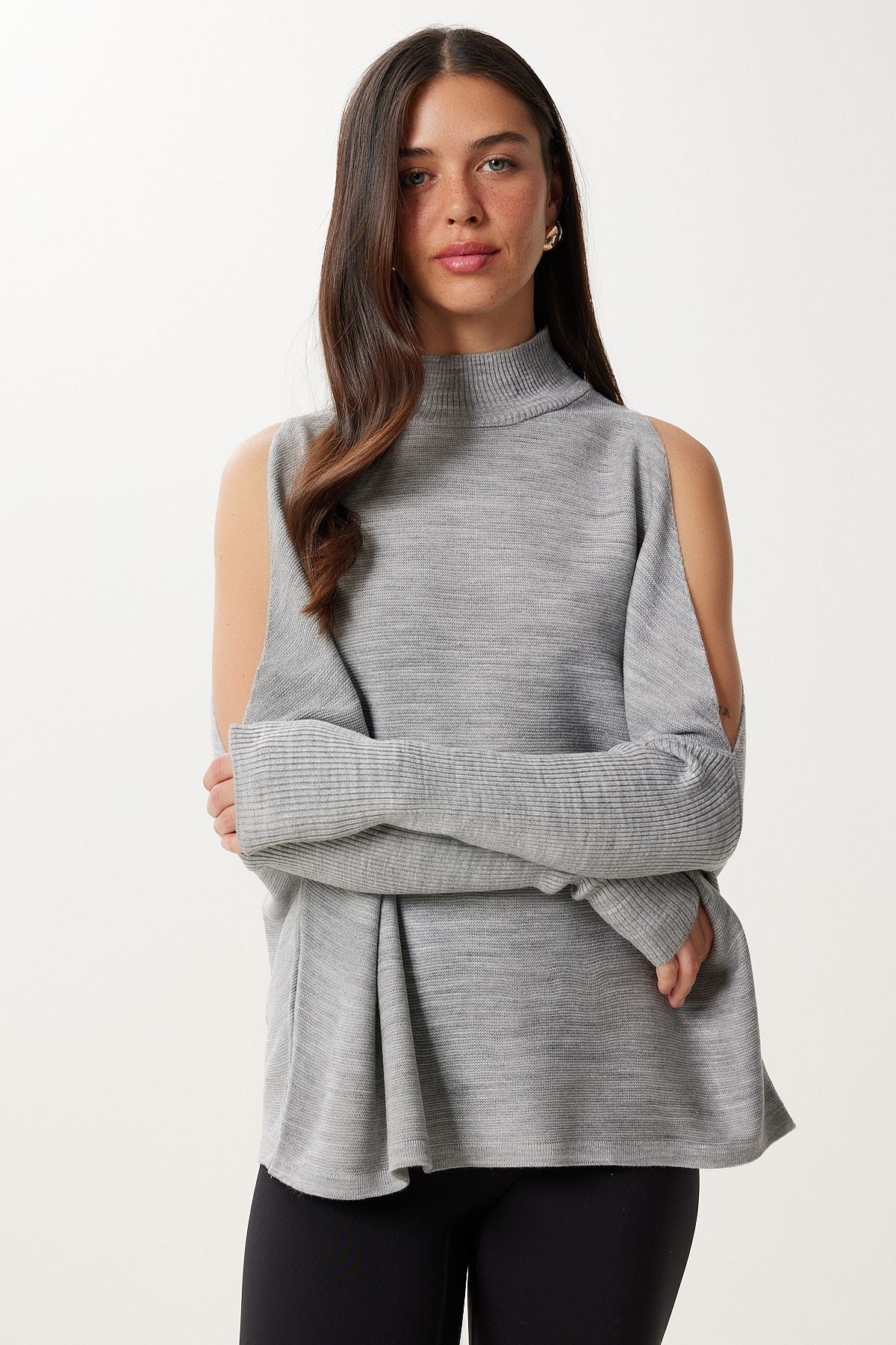 Gri Cut Out Detaylı Oversize Triko Kazak AS00015
