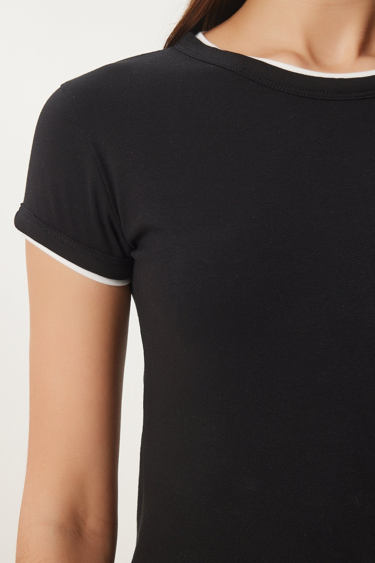 Siyah Kemik Kontrast Renkli Örme T-Shirt UB00369