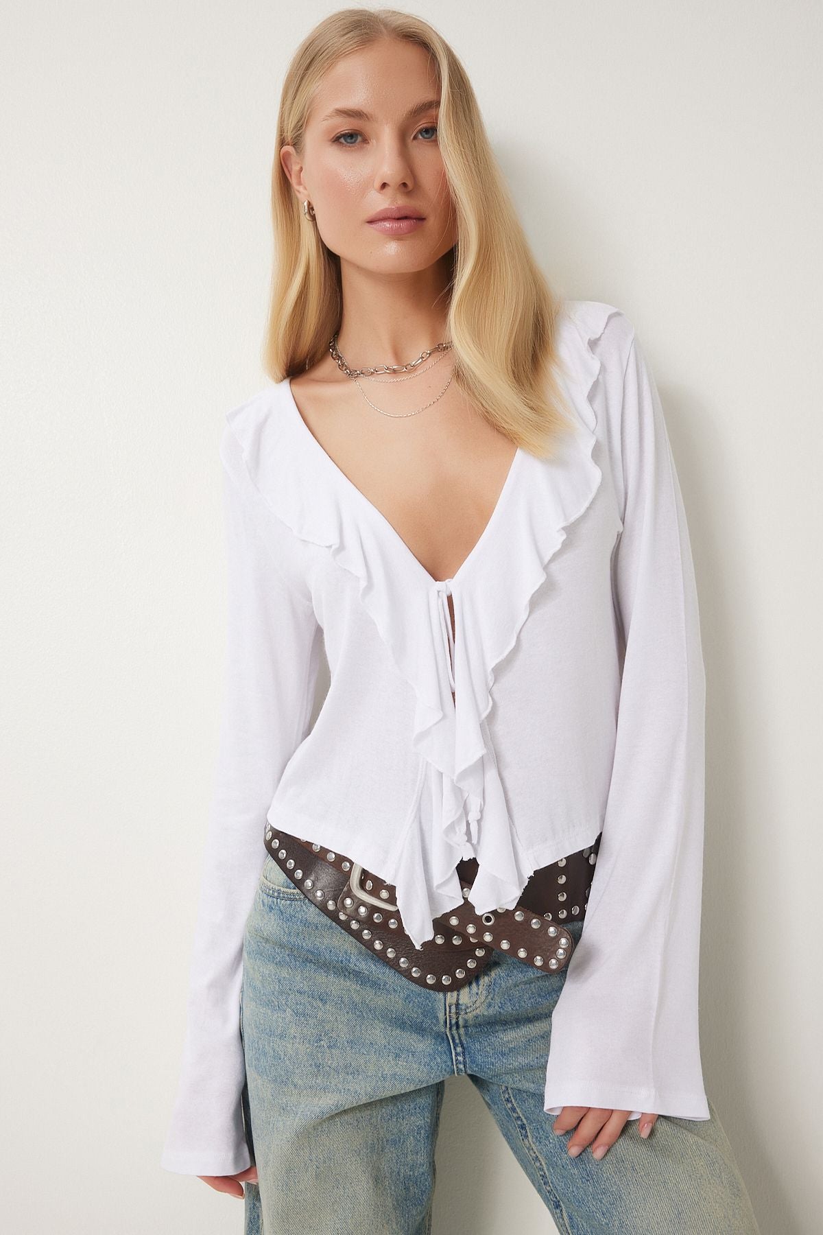 Beyaz Fırfırlı Mevsimlik Örme Bluz UB00346