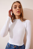 Beyaz Fitilli Balıkçı Yaka Crop Örme Bluz GT00059