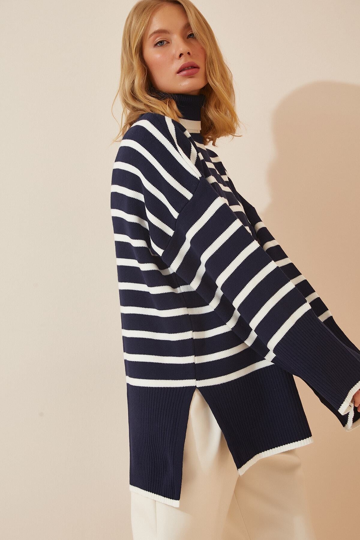 Lacivert Beyaz Boğazlı Çizgili Oversize Triko Kazak  US00709