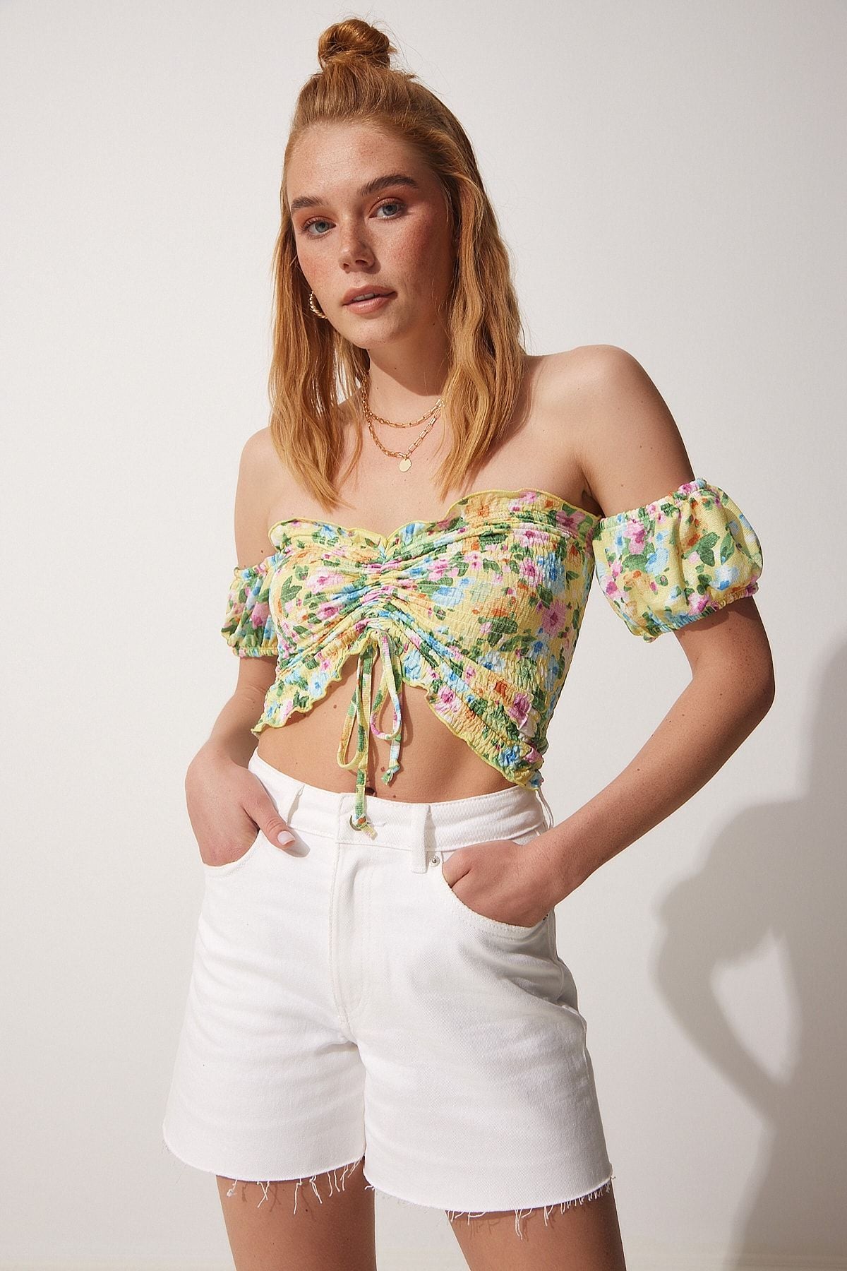 Sarı Baskılı Crop Viskon Örme T-Shirt UB00084