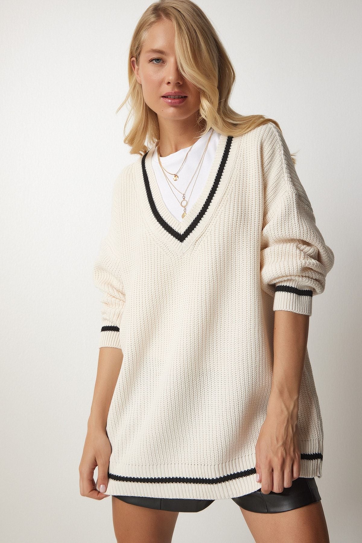 Ekru V Yaka Oversize Uzun Triko Kazak  BP00140