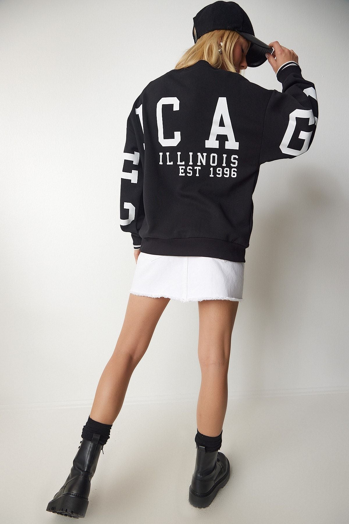 Siyah Baskılı Oversize Sweatshirt HF00440
