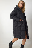 Siyah Kapüşonlu Oversize Şişme Kaban HK00027