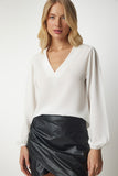 Beyaz V Yaka Krep Bluz UB00153