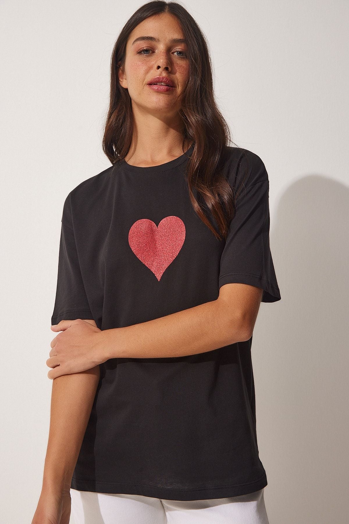 Siyah Işıltılı Kalp Baskılı Oversize Örme T-Shirt DR00077