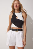 Siyah Beyaz Cut Out Detaylı Crop Triko Bluz US00898