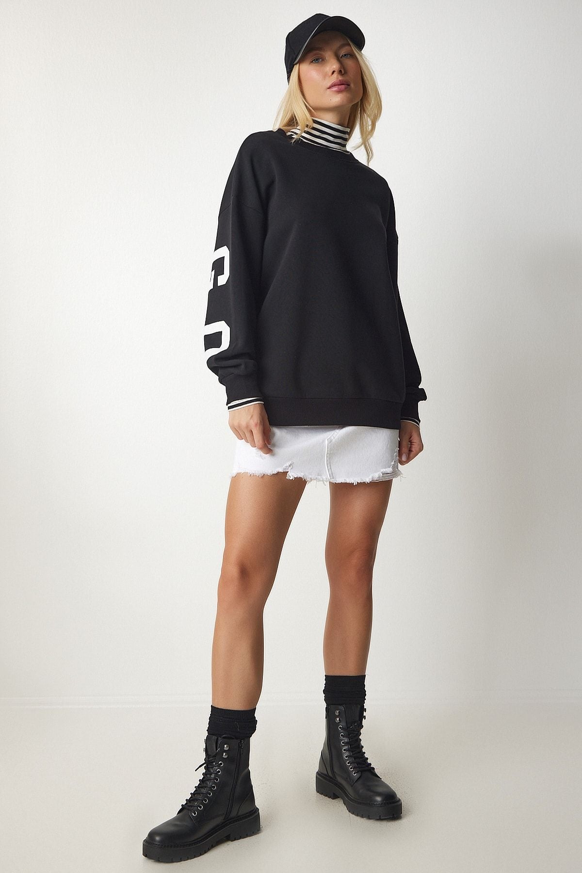 Siyah Baskılı Oversize Sweatshirt HF00440