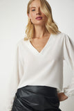 Beyaz V Yaka Krep Bluz UB00153