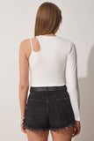 Beyaz Cut Out Detaylı Crop Örme Bluz UB00090