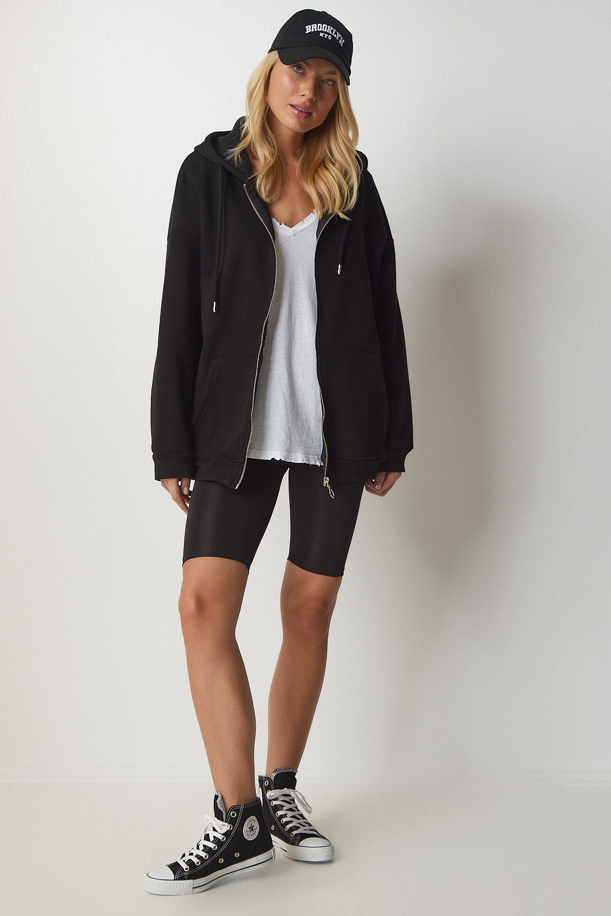 Siyah Kapüşonlu Fermuarlı Oversize Sweatshirt UB00124