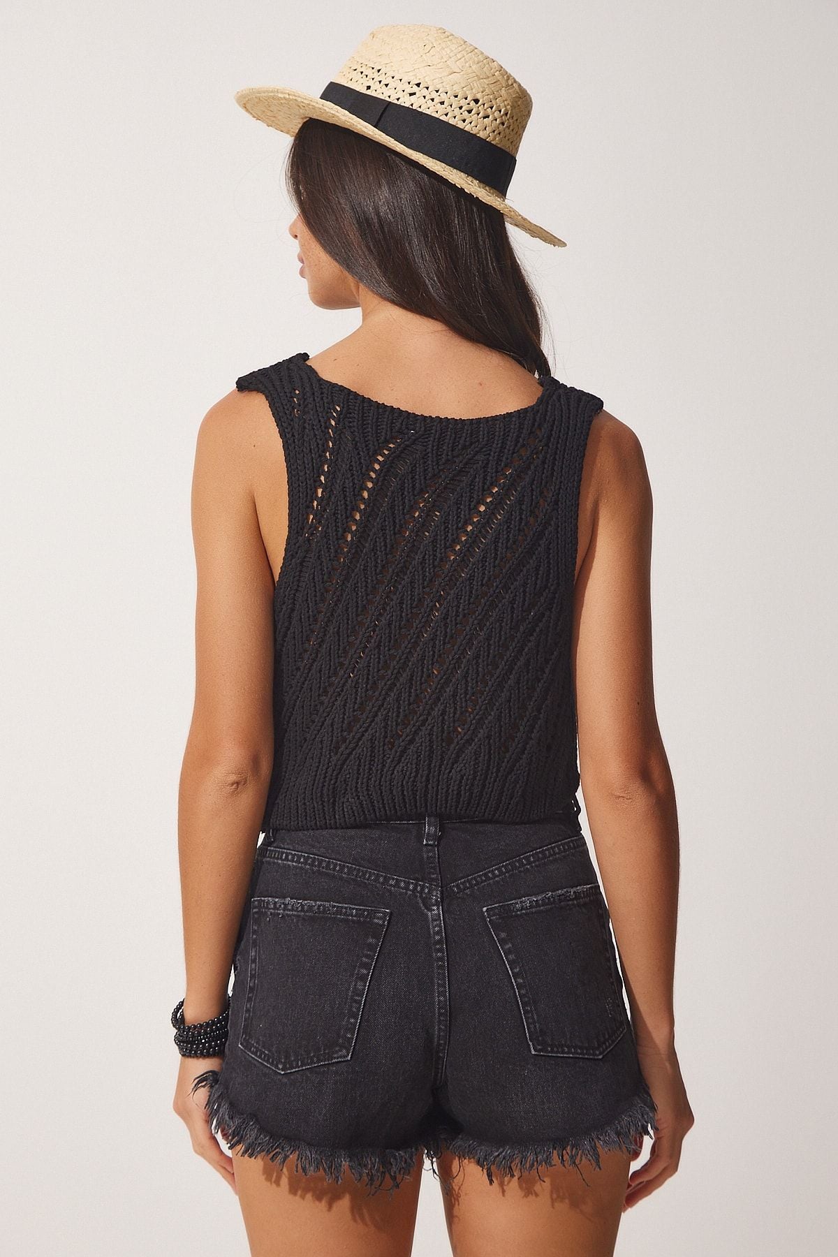 Siyah Askılı Ajurlu Crop Triko Bluz NS00392