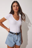 Beyaz V Yaka Örme T-Shirt HJ00001