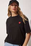 Siyah Kalp Nakışlı Pamuklu Oversize T-Shirt CR00405