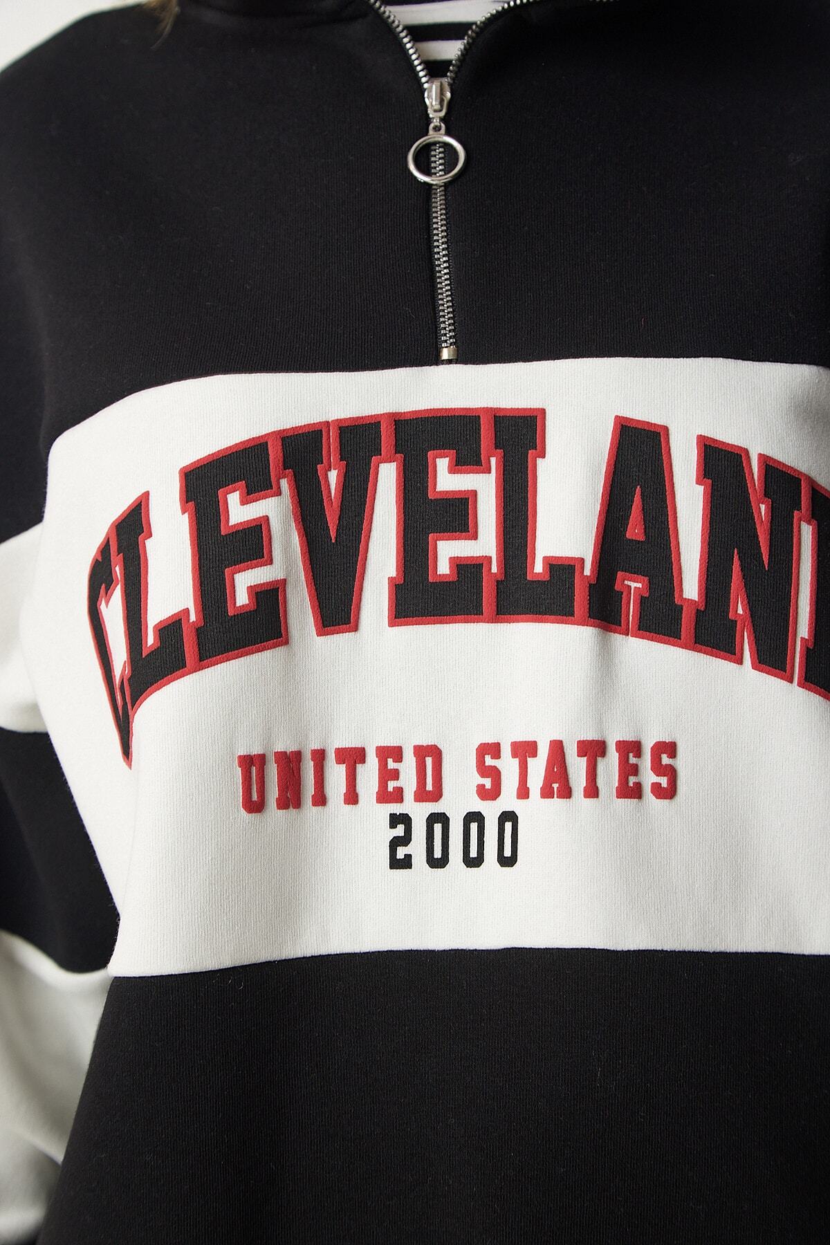 Siyah Beyaz Blok Renkli Baskılı Oversize Sweatshirt HF00439