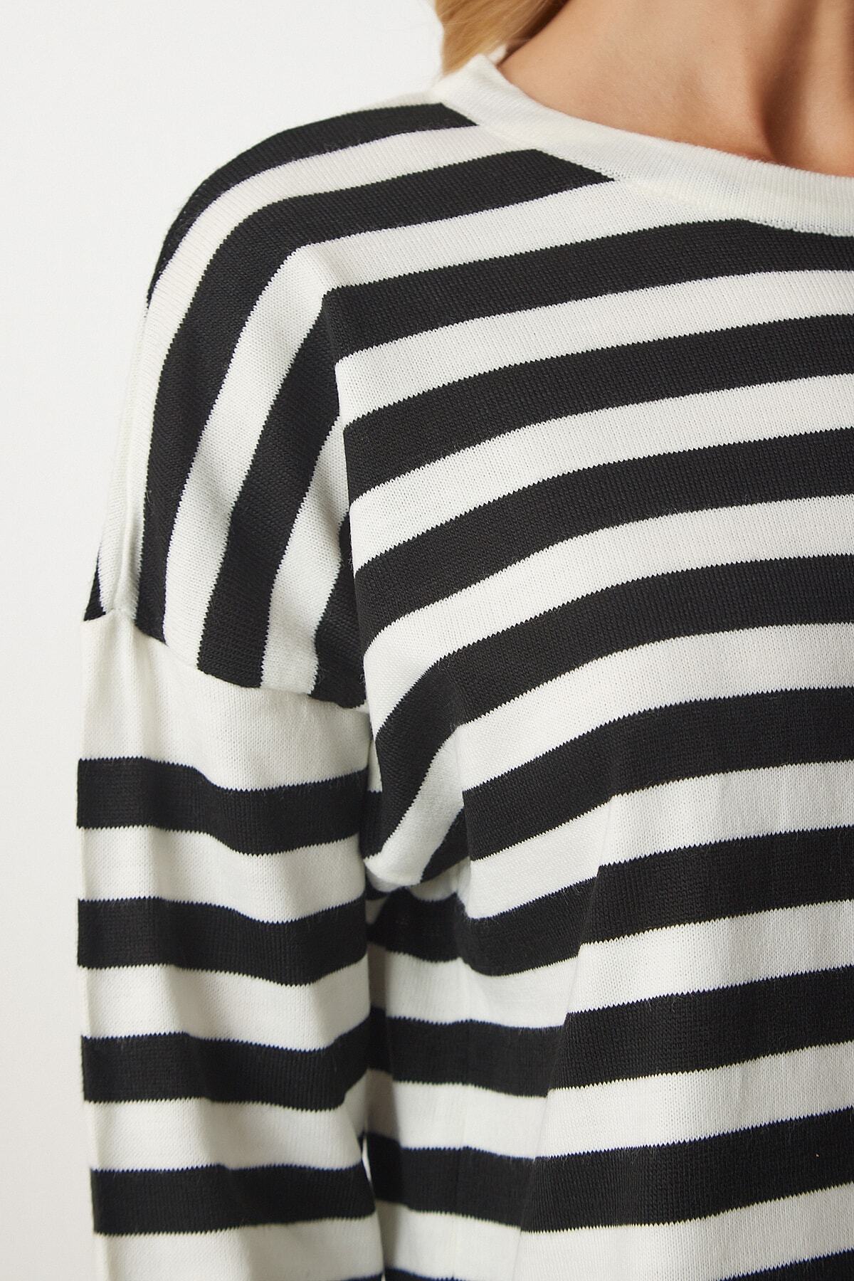 Siyah Beyaz Çizgili Oversize Triko Kazak yy00156