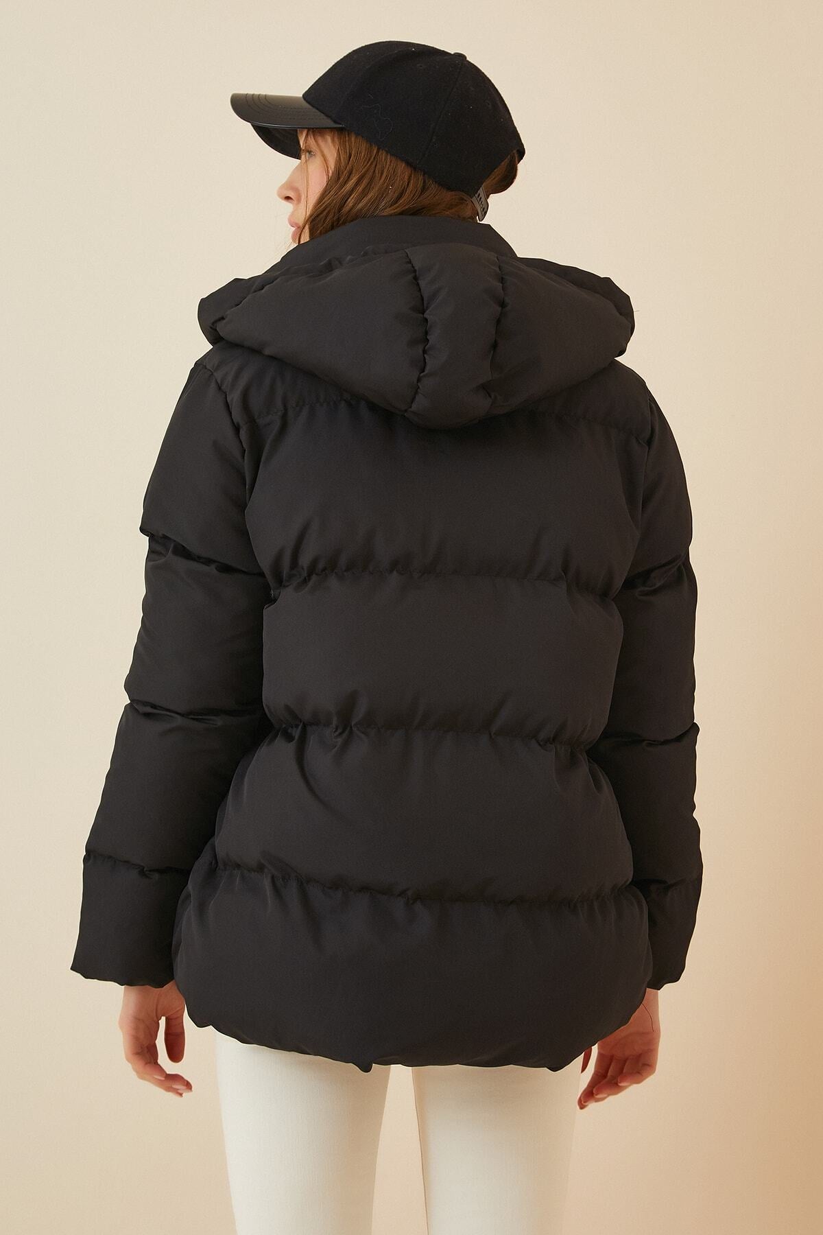 Siyah Kapüşonlu Oversize Şişme Mont RV00001
