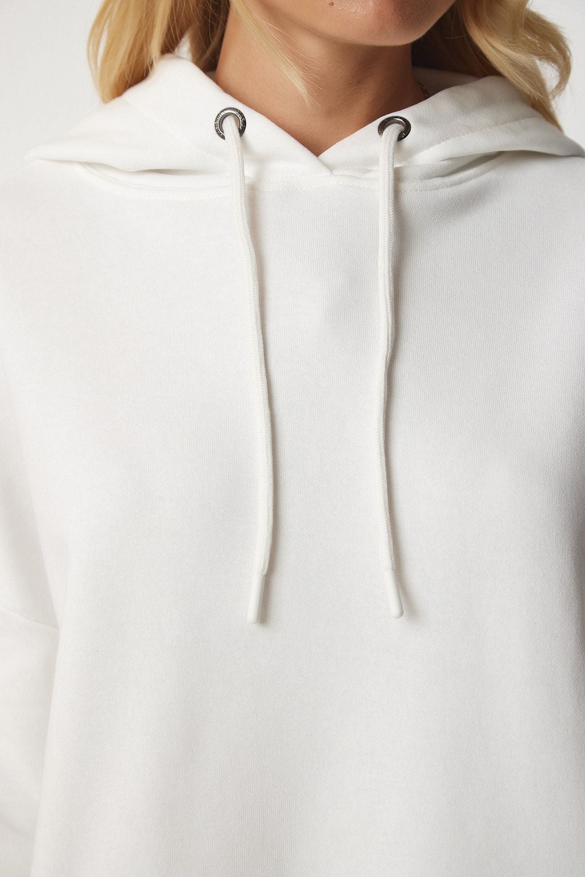 Beyaz Kapüşonlu Şardonlu Basic Sweatshirt SM00153
