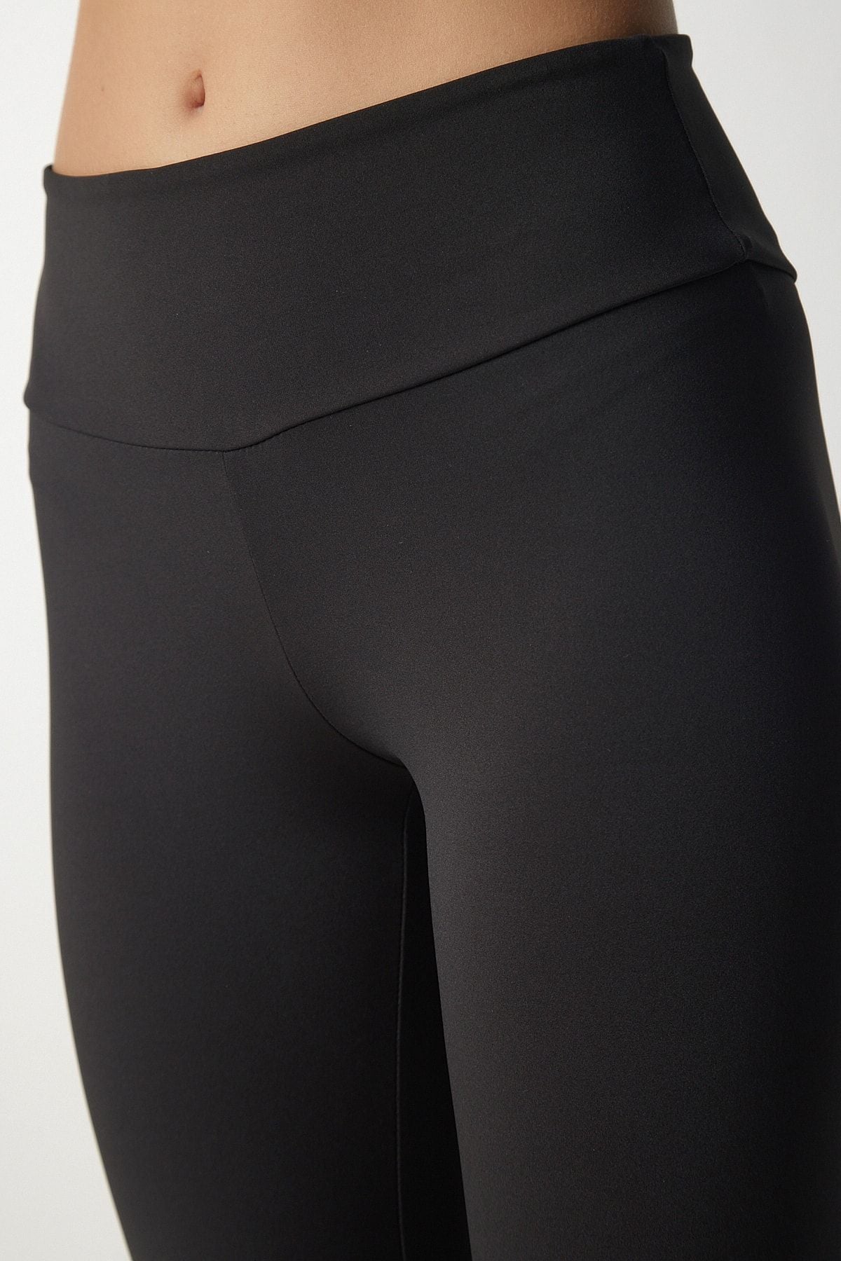 Siyah Yüksek Bel Toparlayıcı Basic Spor Tayt UB00139