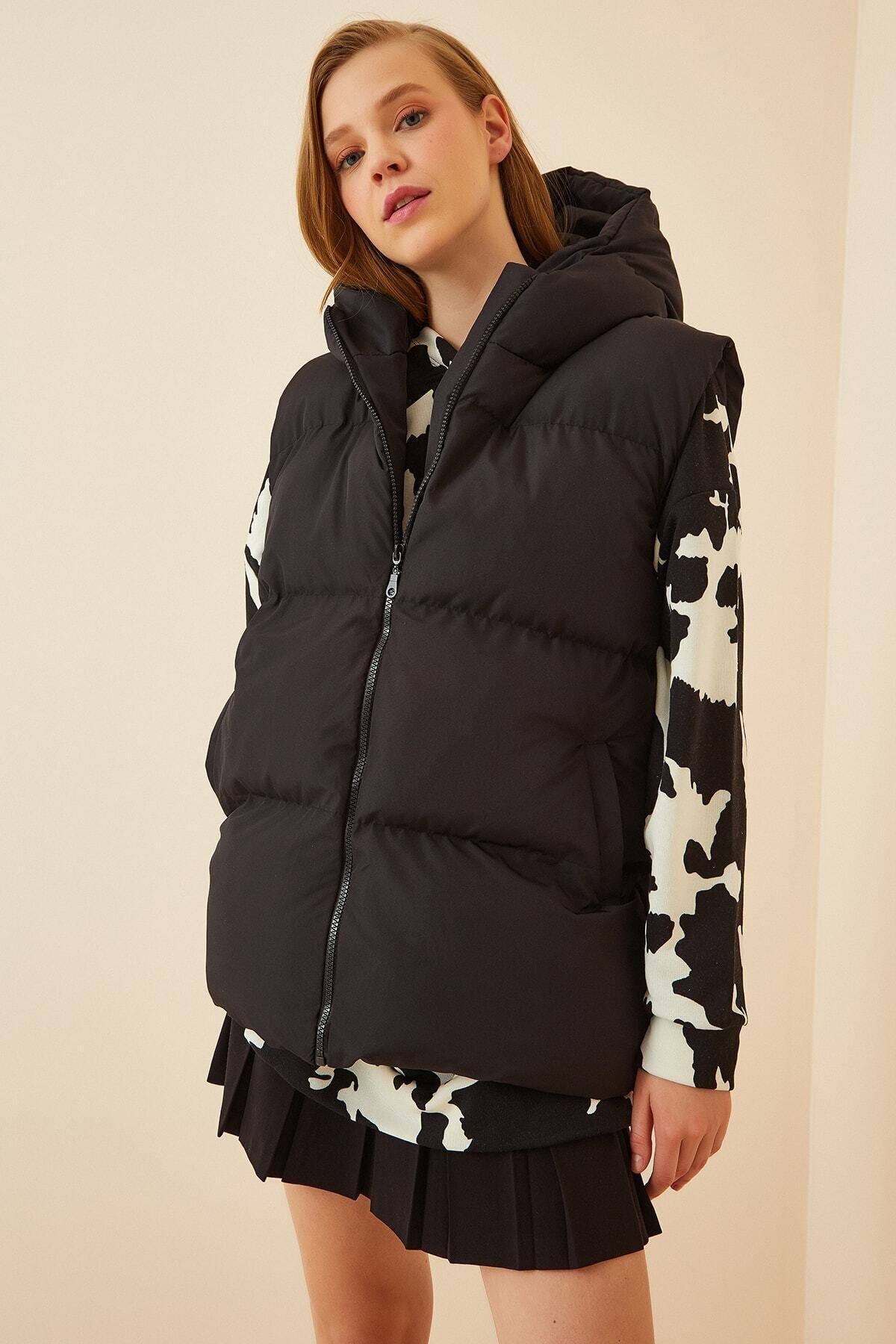 Siyah Kapüşonlu Oversize Şişme Yelek MK00176