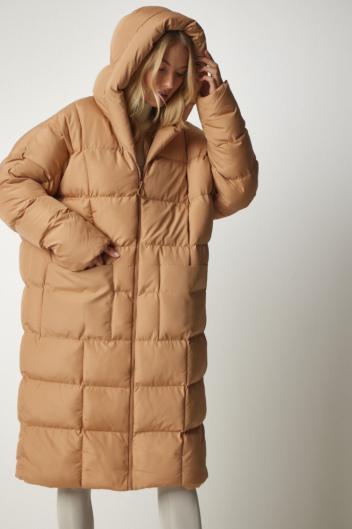 Bisküvi Kapüşonlu Oversize Uzun Şişme Kaban NT00428