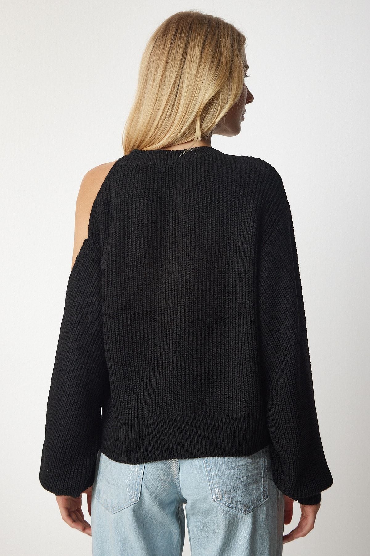 Siyah Cut Out Detaylı Triko Kazak PN00081