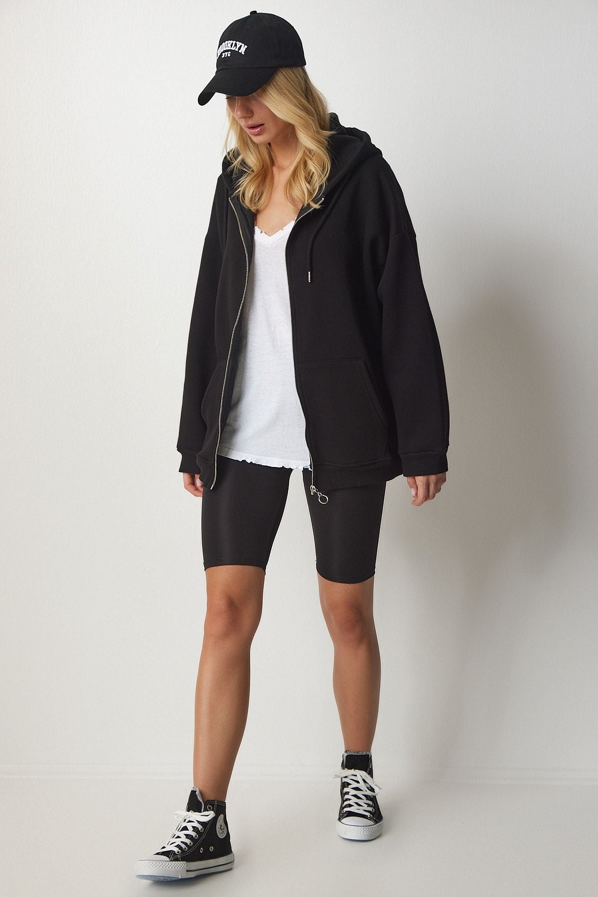 Siyah Kapüşonlu Fermuarlı Oversize Sweatshirt UB00124