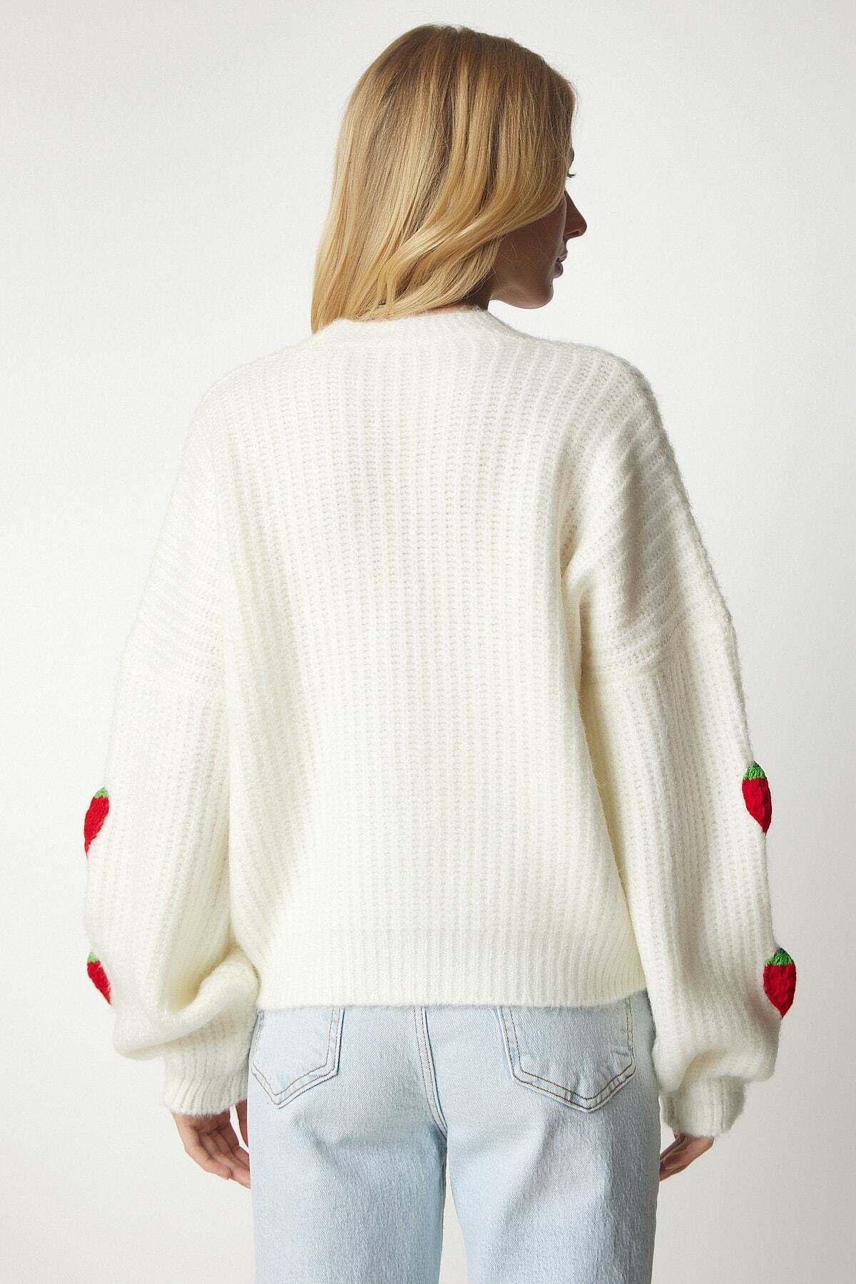 Kemik Çilek Motifli Oversize Triko Hırka PF00008