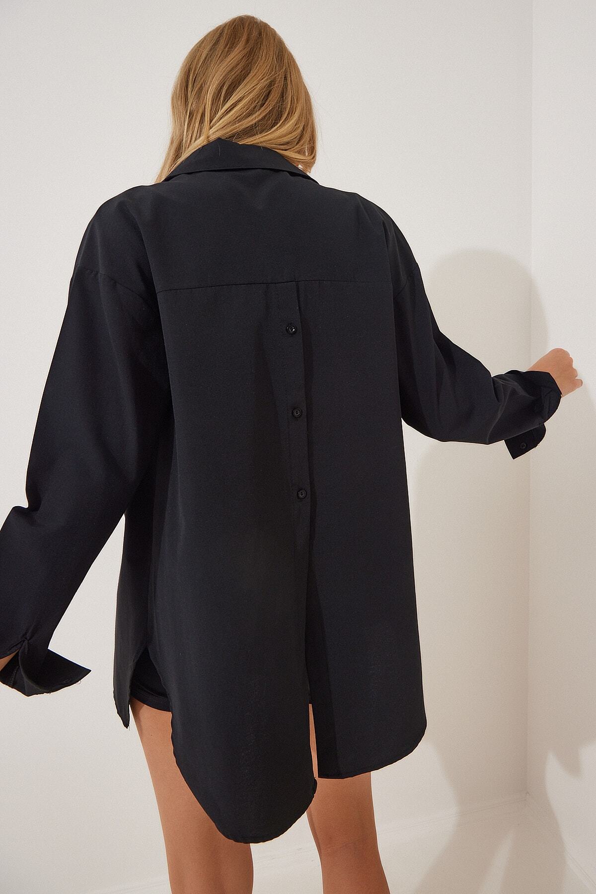 Siyah Arkası Düğmeli Oversize Poplin Gömlek DD01103