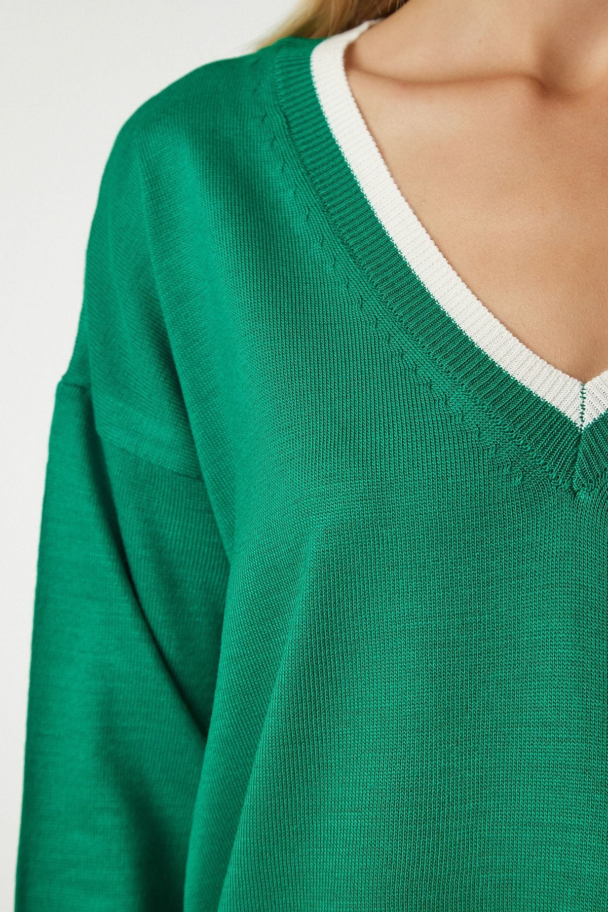 Yeşil V Yaka Oversize Triko Kazak BV00081