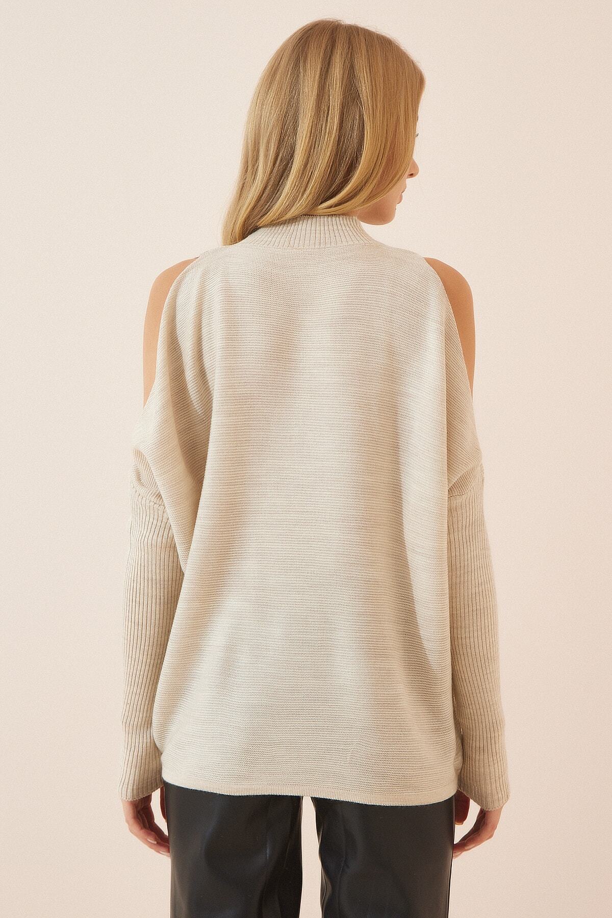 Bej Cut Out Detaylı Oversize Triko Kazak AS00015