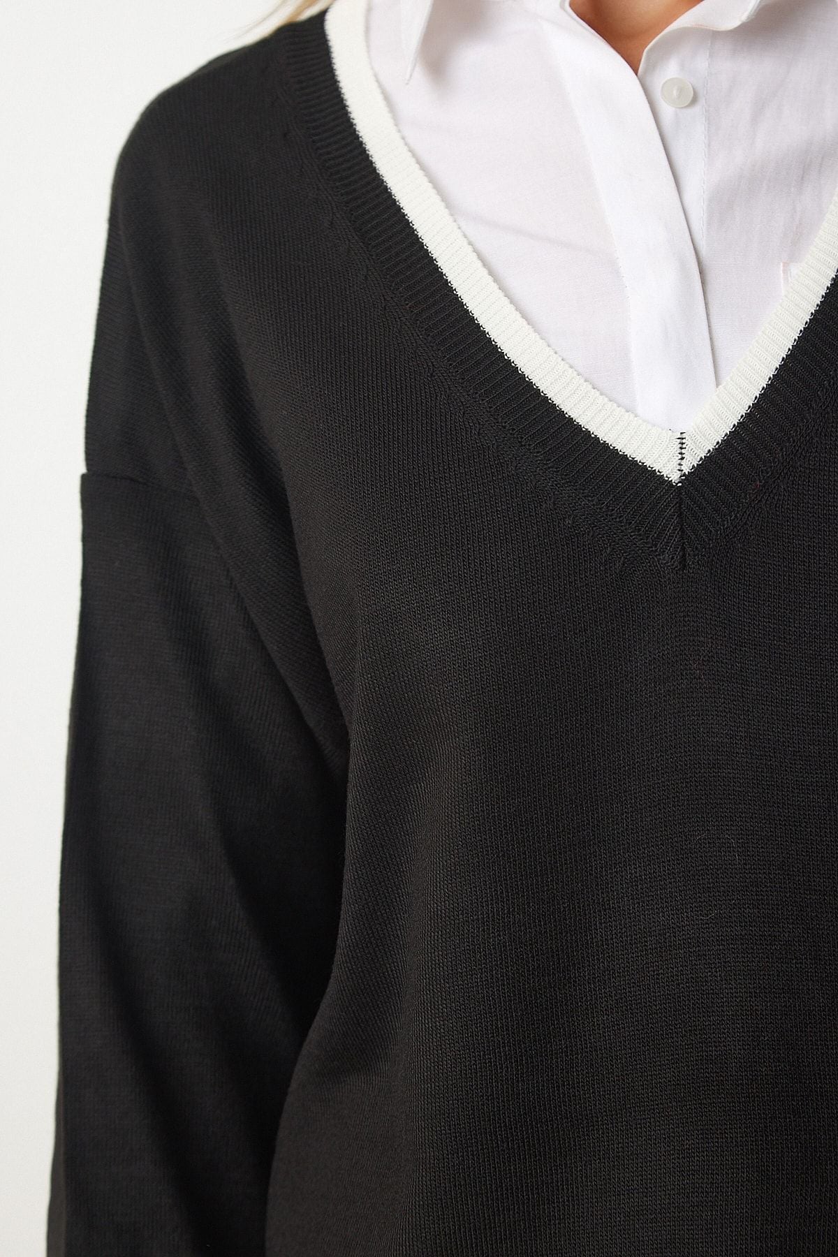 Siyah V Yaka Oversize Triko Kazak BV00081