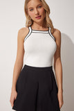 Beyaz Şeritli Crop Triko Bluz YY00140
