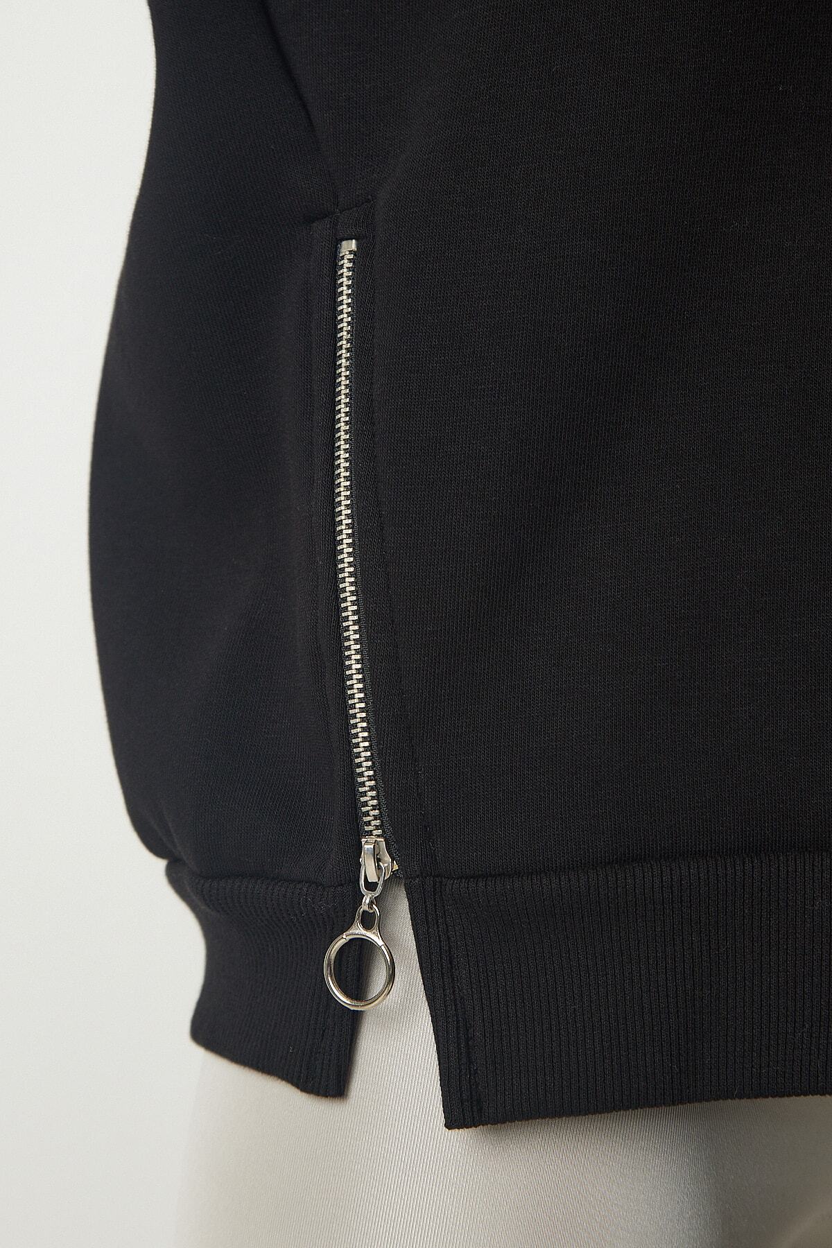 Siyah Fermuar Detaylı Şardonlu Örme Sweatshirt UB00148