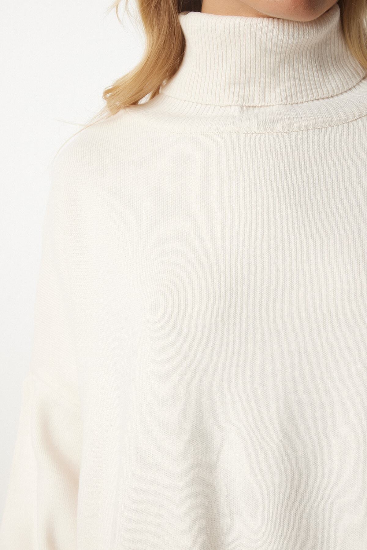 Krem Balıkçı Yaka Oversize Triko Kazak BV00084
