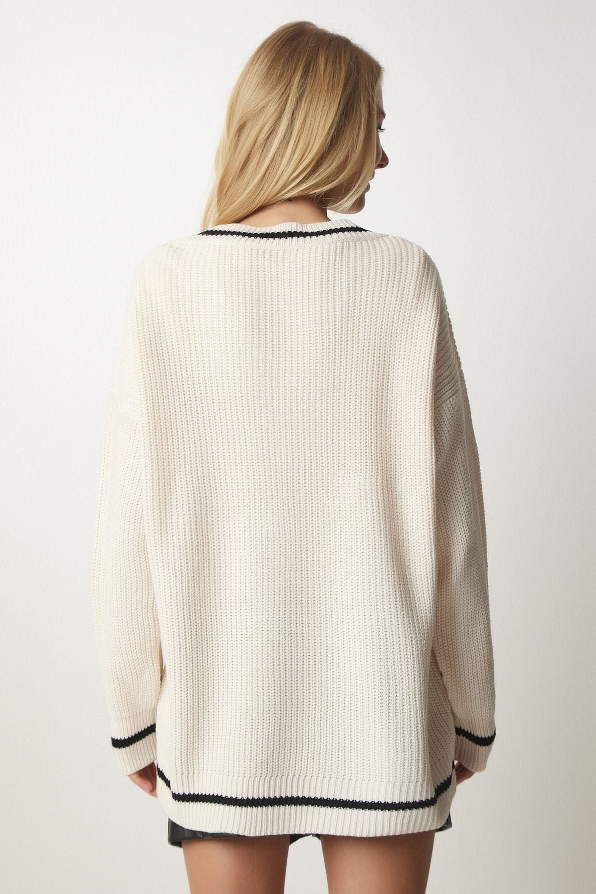 Ekru V Yaka Oversize Uzun Triko Kazak  BP00140