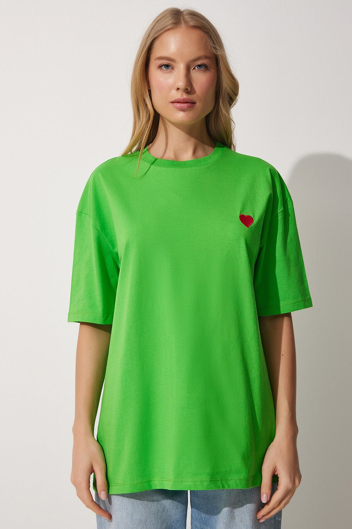 Yeşil Kalp Nakışlı Pamuklu Oversize T-Shirt CR00405