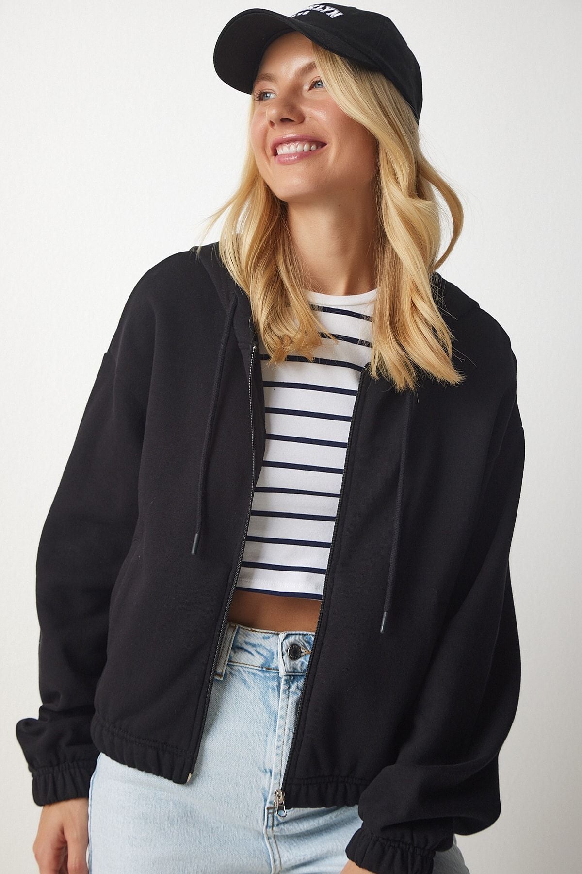 Siyah Kapüşonlu Şardonlu Sweatshirt UB00127