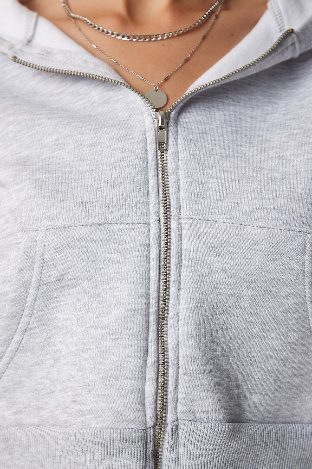Gri Kapüşonlu Fermuarlı Crop Sweatshirt UB00136