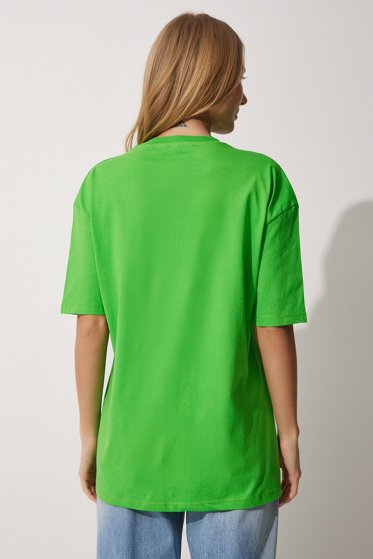 Yeşil Kalp Nakışlı Pamuklu Oversize T-Shirt CR00405