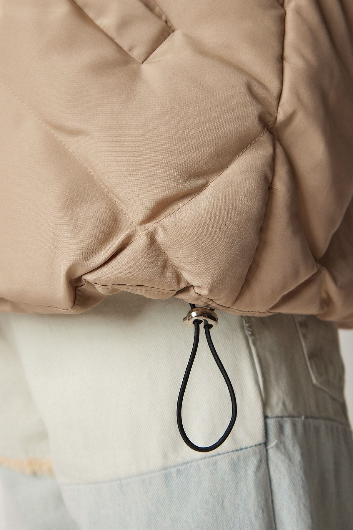 Bej Balıkçı Yaka Oversize Şişme Mont HK00028