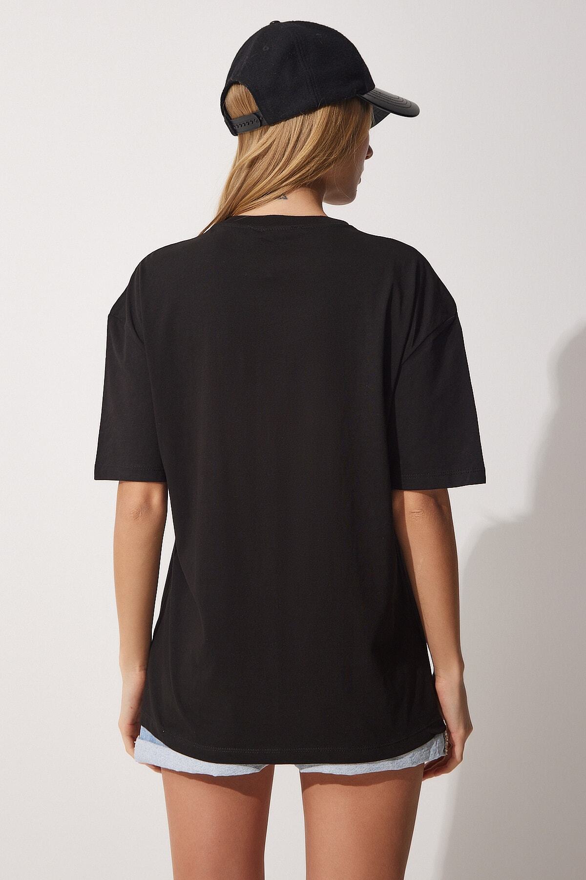 Siyah Kalp Nakışlı Pamuklu Oversize T-Shirt CR00405